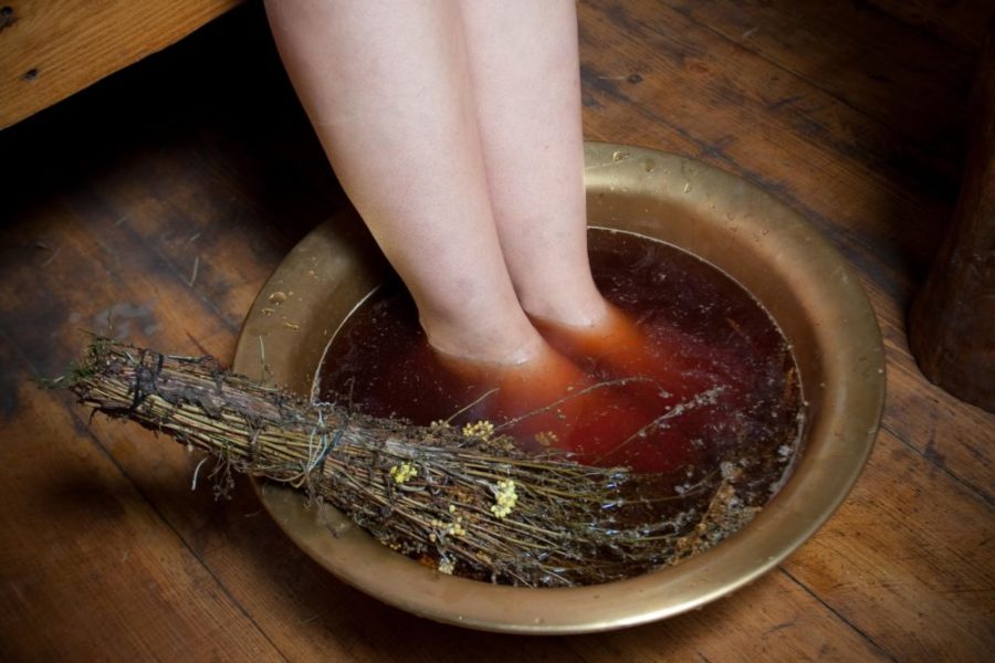 Ванночка для ног с травами и содой